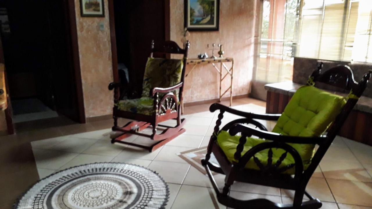 Chacara Alto Do Vale Villa Bueno Brandao Bagian luar foto